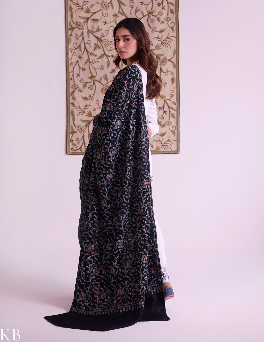 Kashmiri Handwoven Pashmina Jaali Sozni Shawl – Black | Handwoven Heritage - Kashmir Box