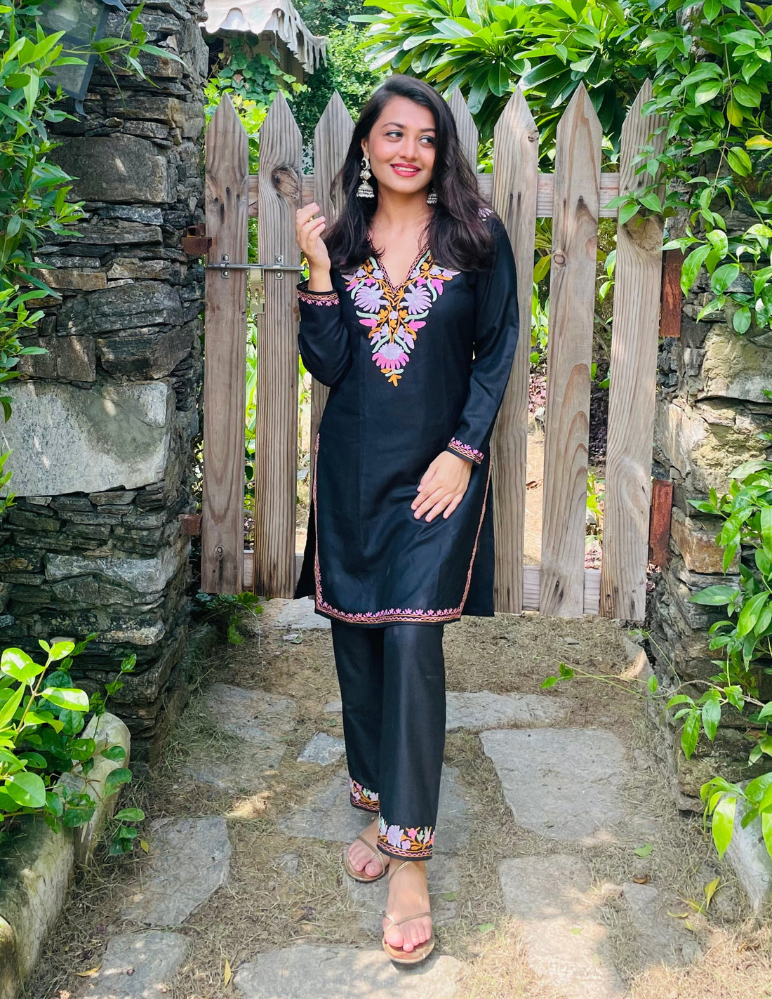 Nigeen Kashmiri Aari Black Co-ord set - Kashmir Box