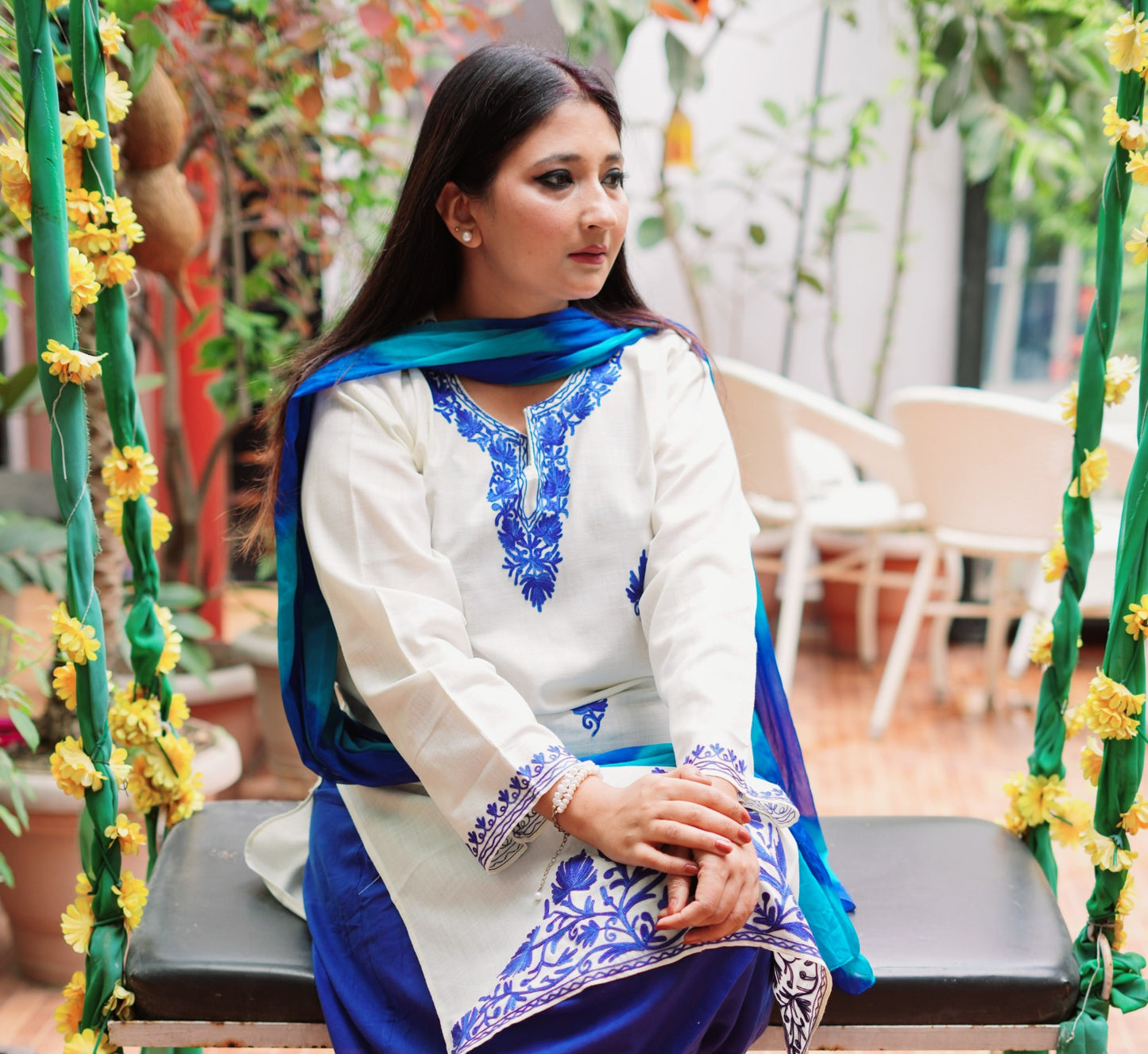 Poshdaar White Aari Embroidered Cotton Kurti - Kashmir Box