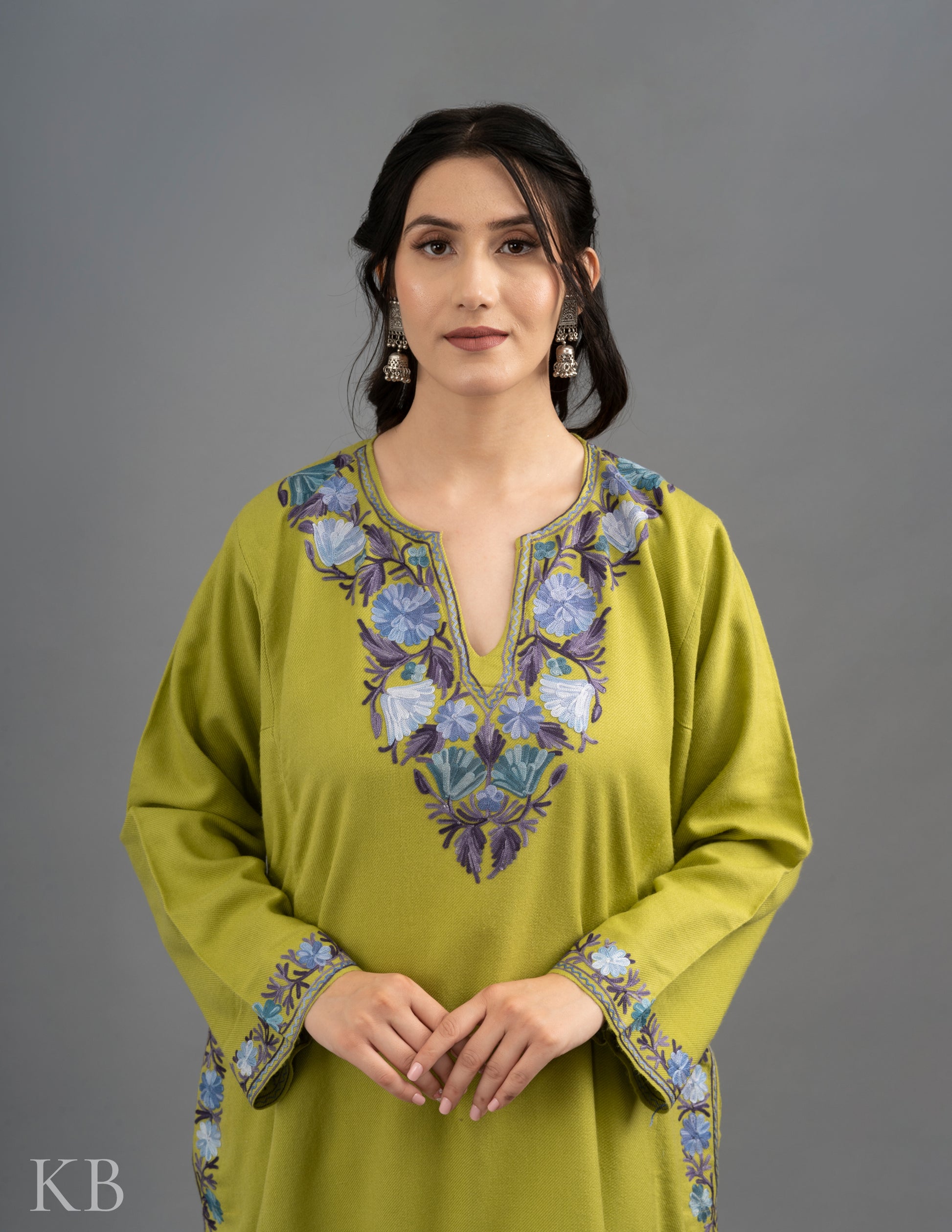 Fine Neck Designed Green Aari Embroidered Phiran - Kashmir Box