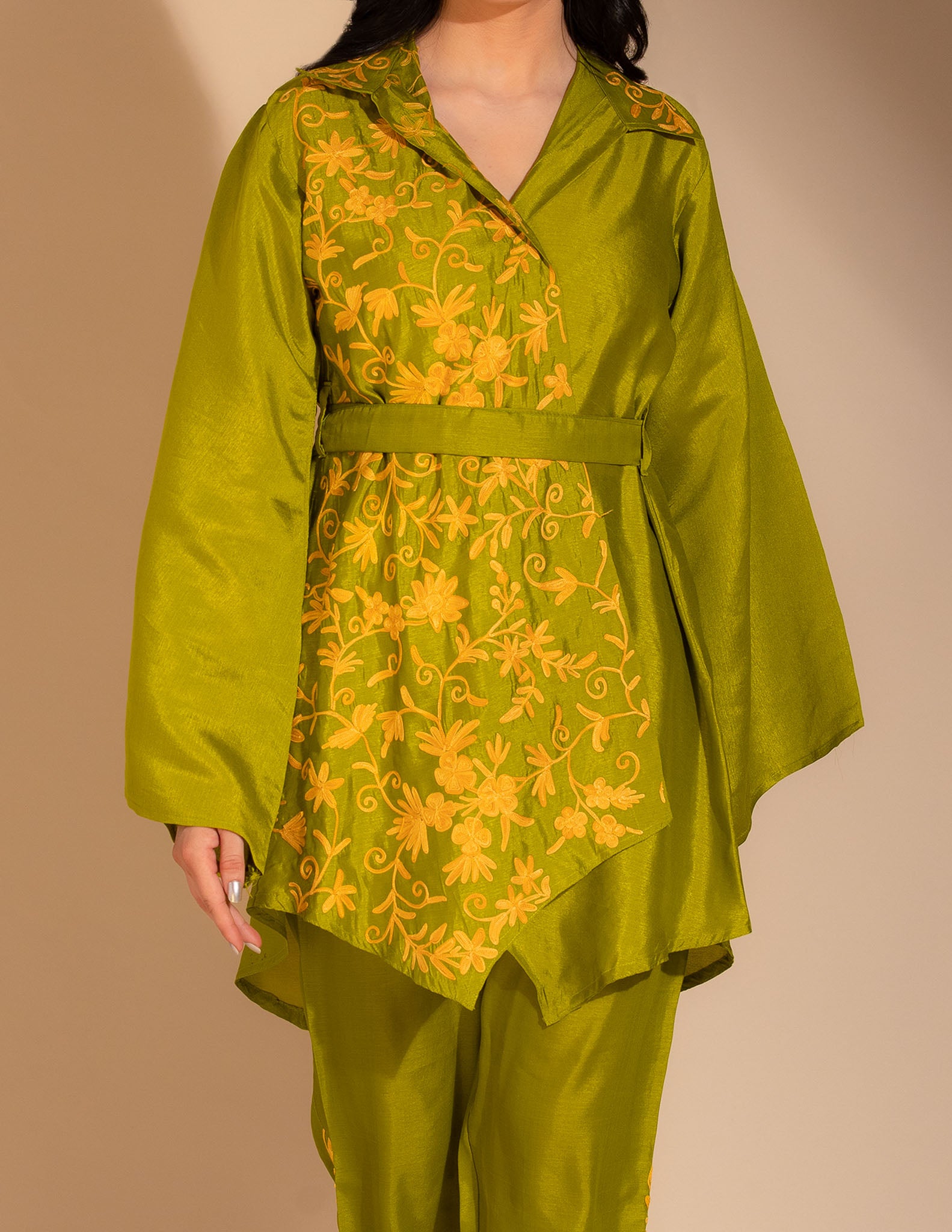 Ruhaniyat Aari Embroidered Silk Kimono Cordset - Kashmir Box